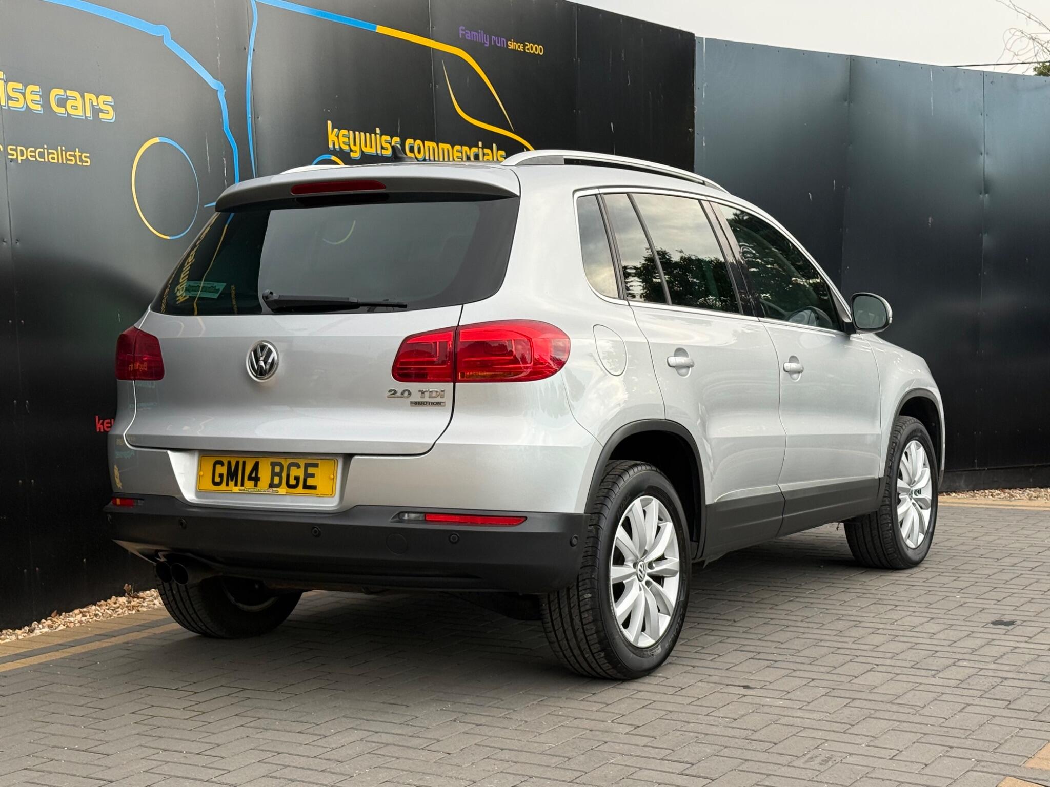 Volkswagen Tiguan view 6