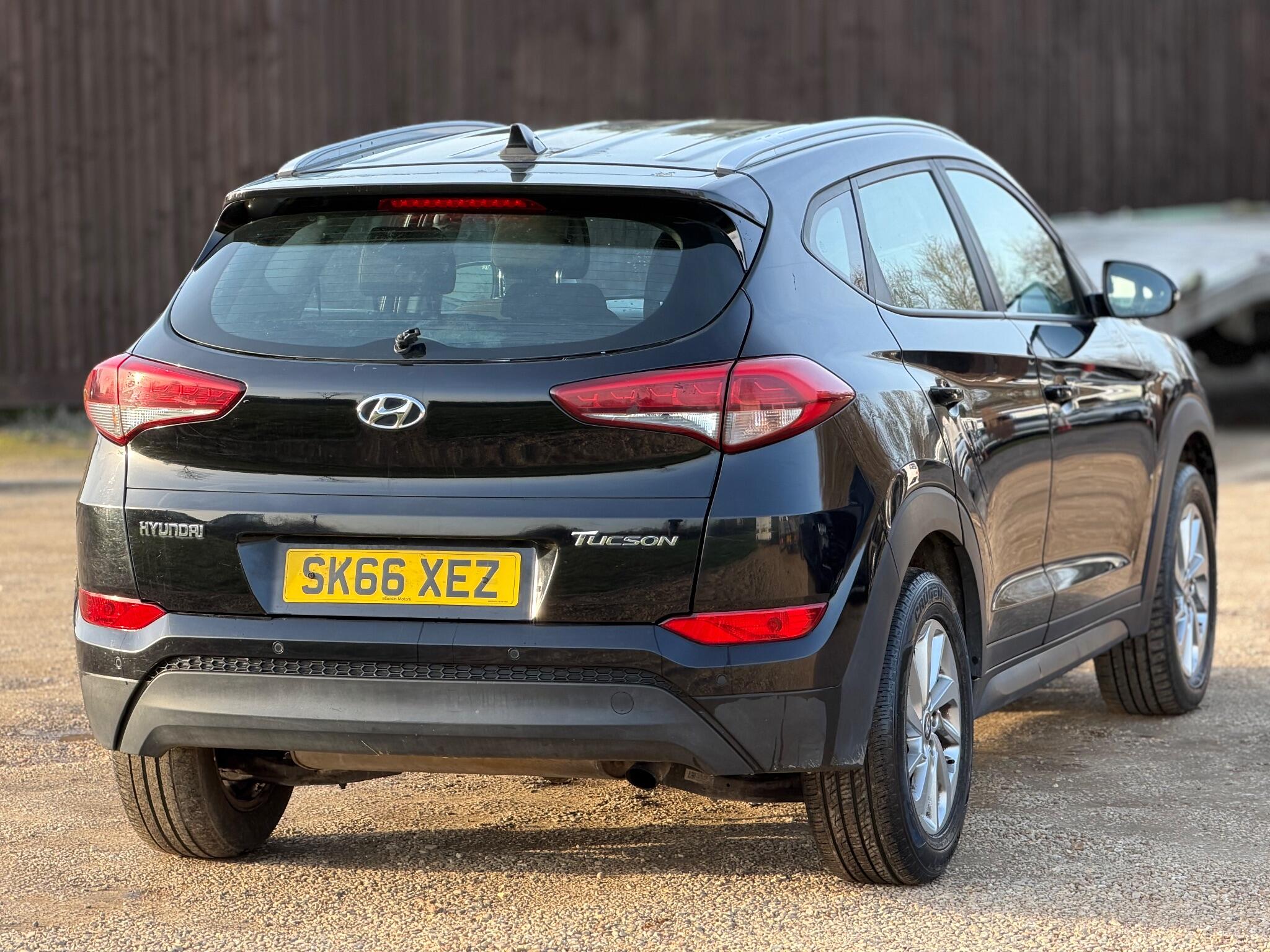 2016 Hyundai TUCSON 1.6 GDi Blue Drive SE Euro 6 (s/s) 5dr image 25