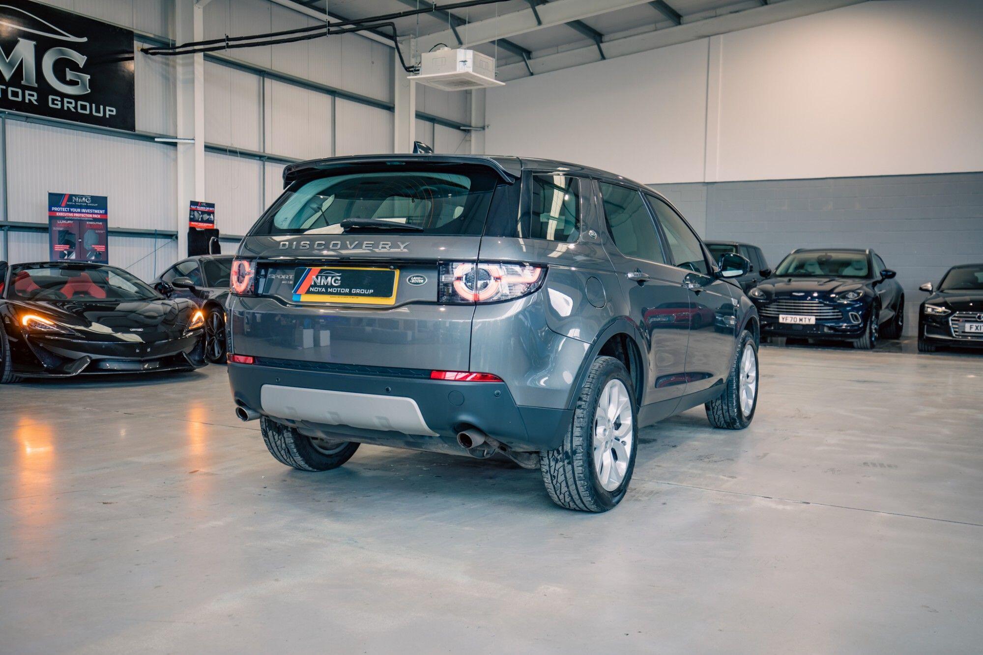 Land Rover Discovery Sport view 29