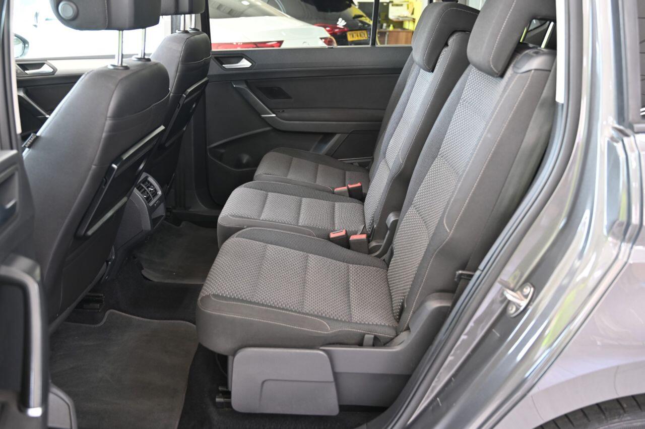 Volkswagen Touran view 16