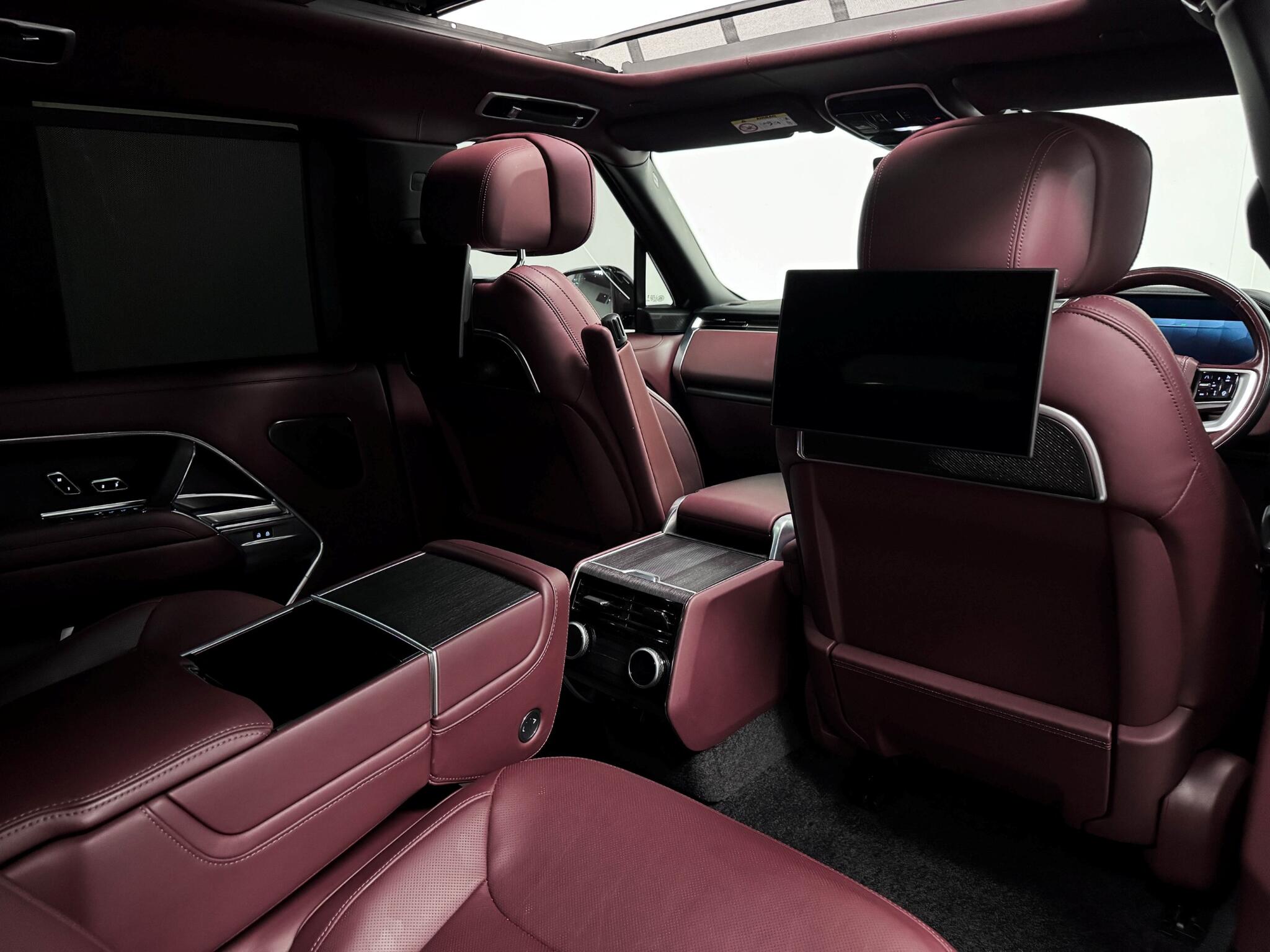Land Rover Range Rover view 30