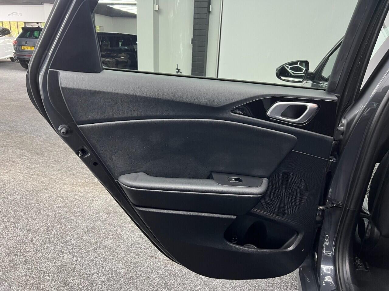 Kia Ceed view 43