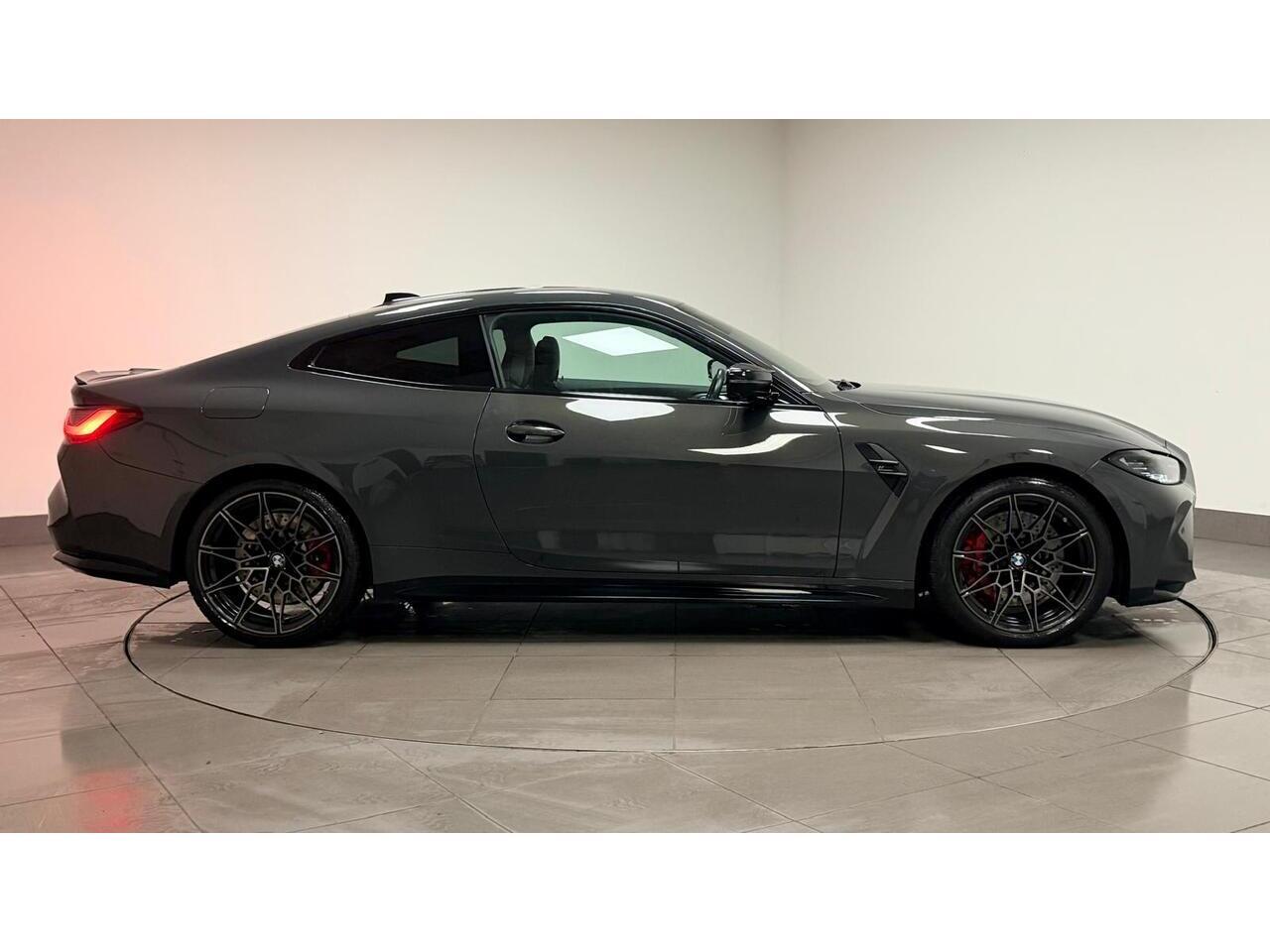 BMW M4 view 9