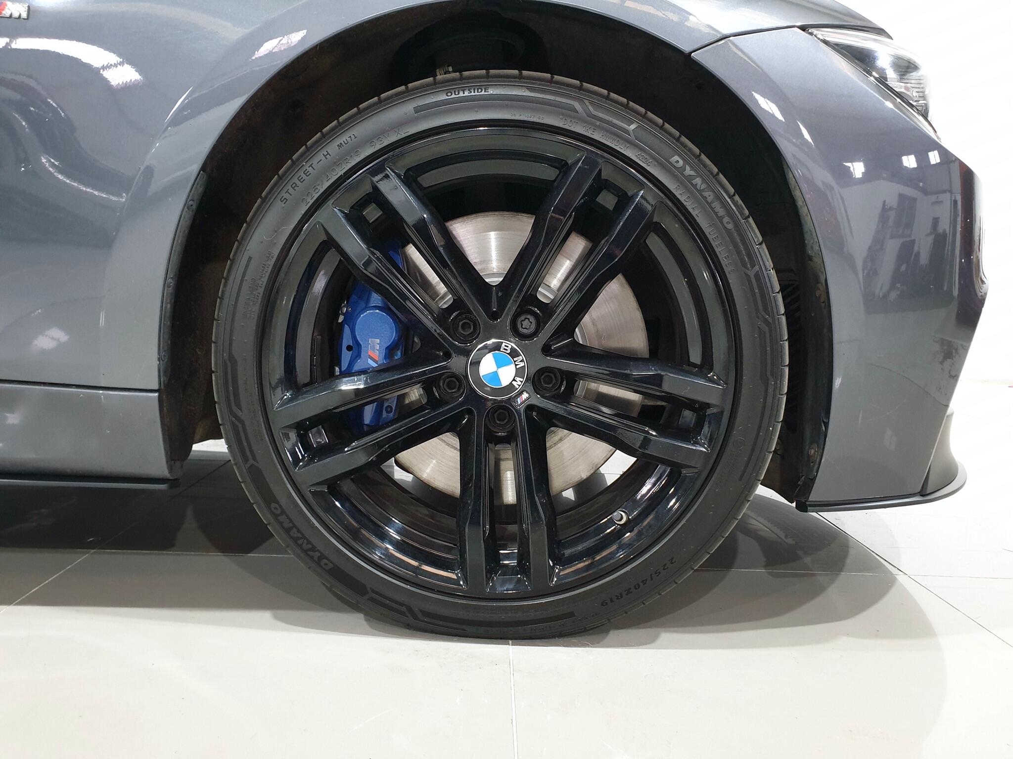 BMW 3 Series view 43