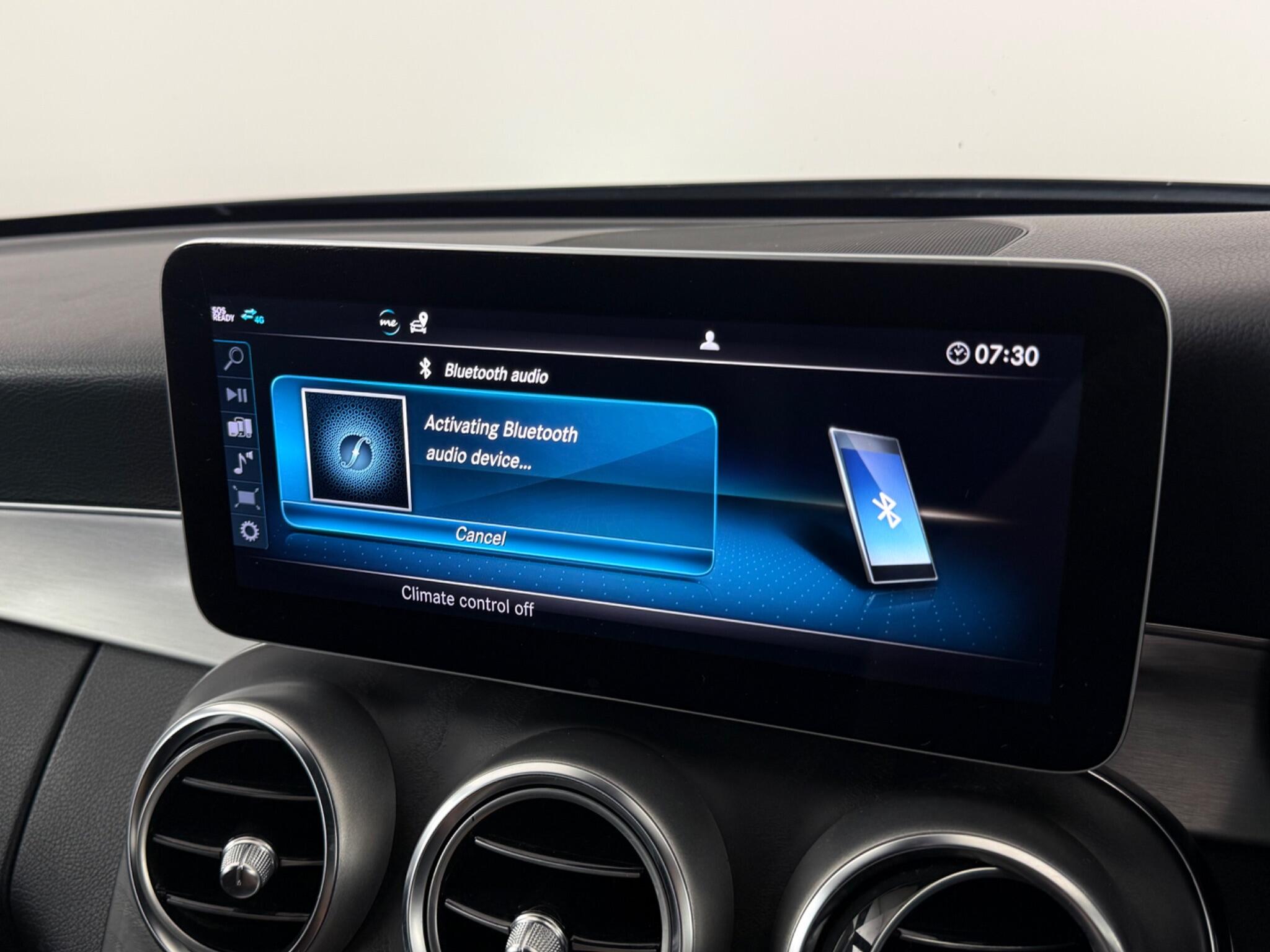 Mercedes-Benz C-Class view 27