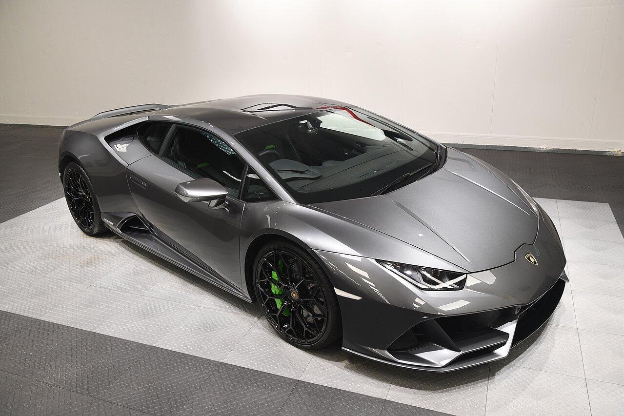 Lamborghini Huracan view 29