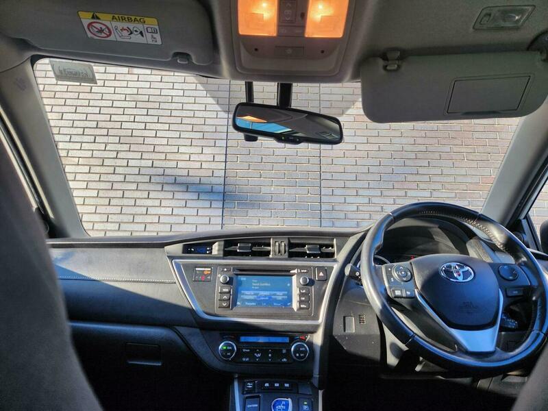 2014 Toyota Auris 1.8 VVT-h Excel Touring Sports CVT Euro 5 (s/s) 5dr • 104,000 miles image 25