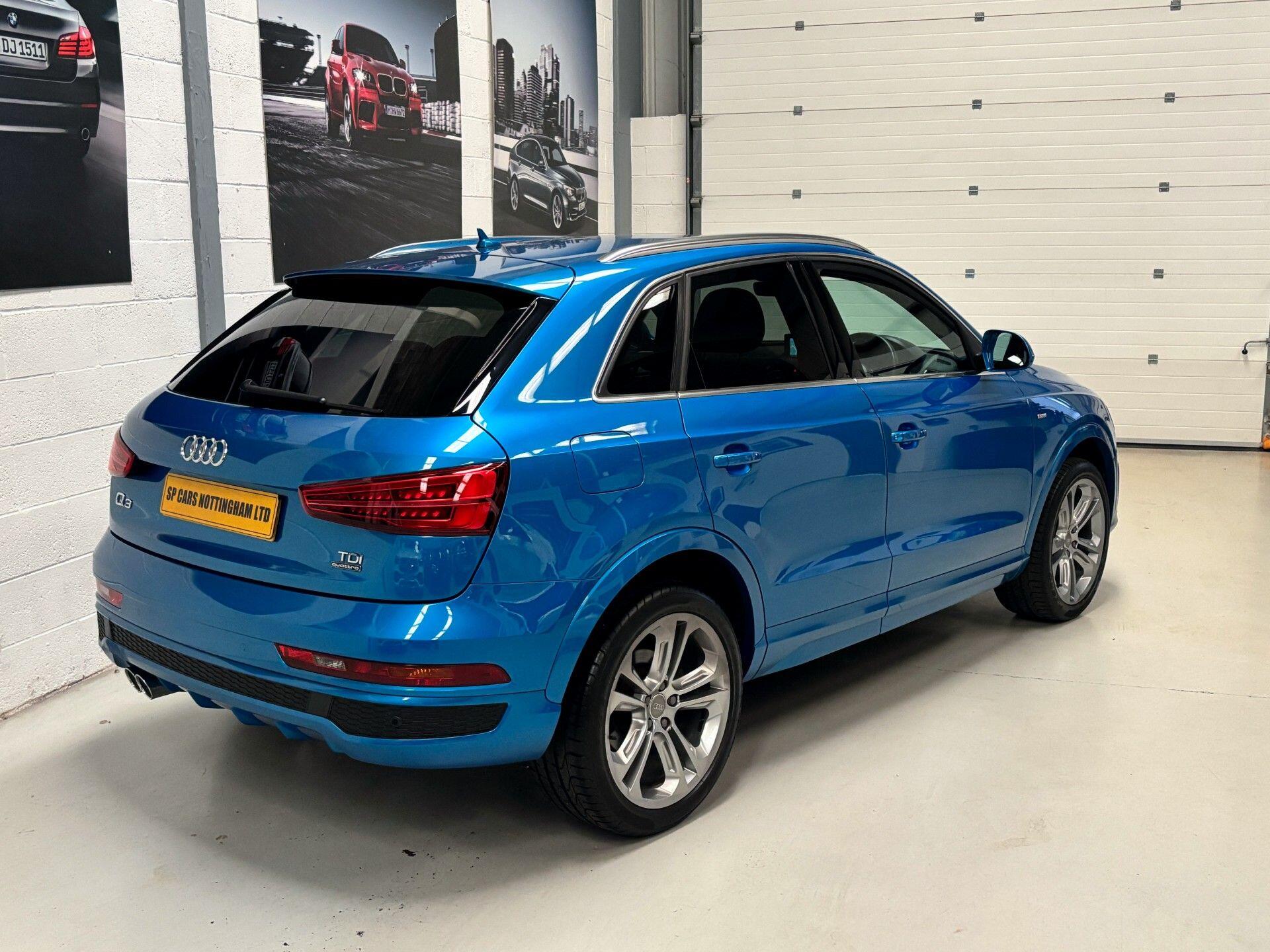 Audi Q3 view 3