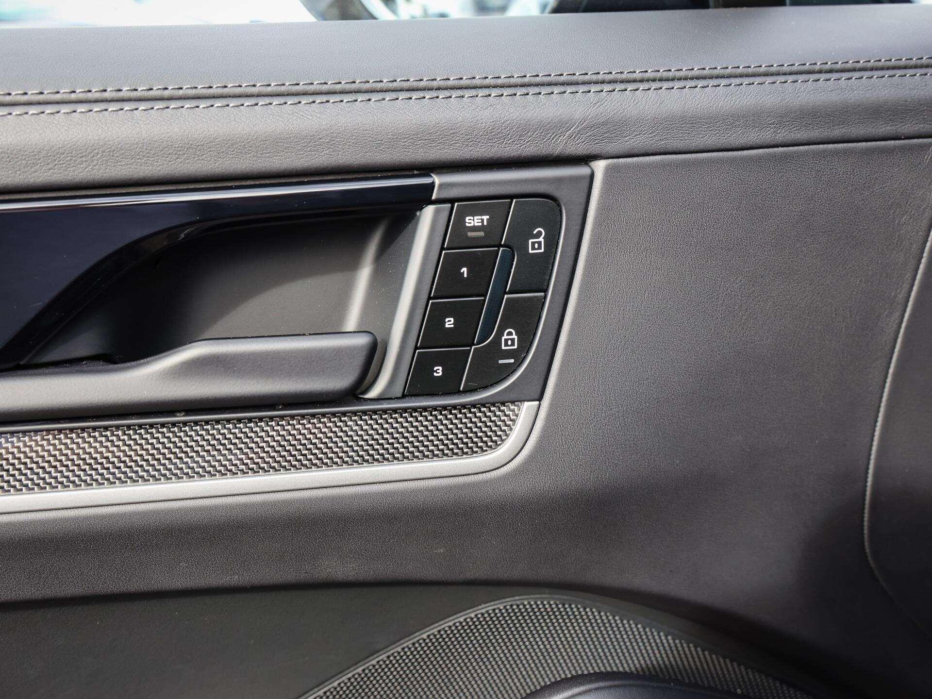 Porsche Cayenne view 28