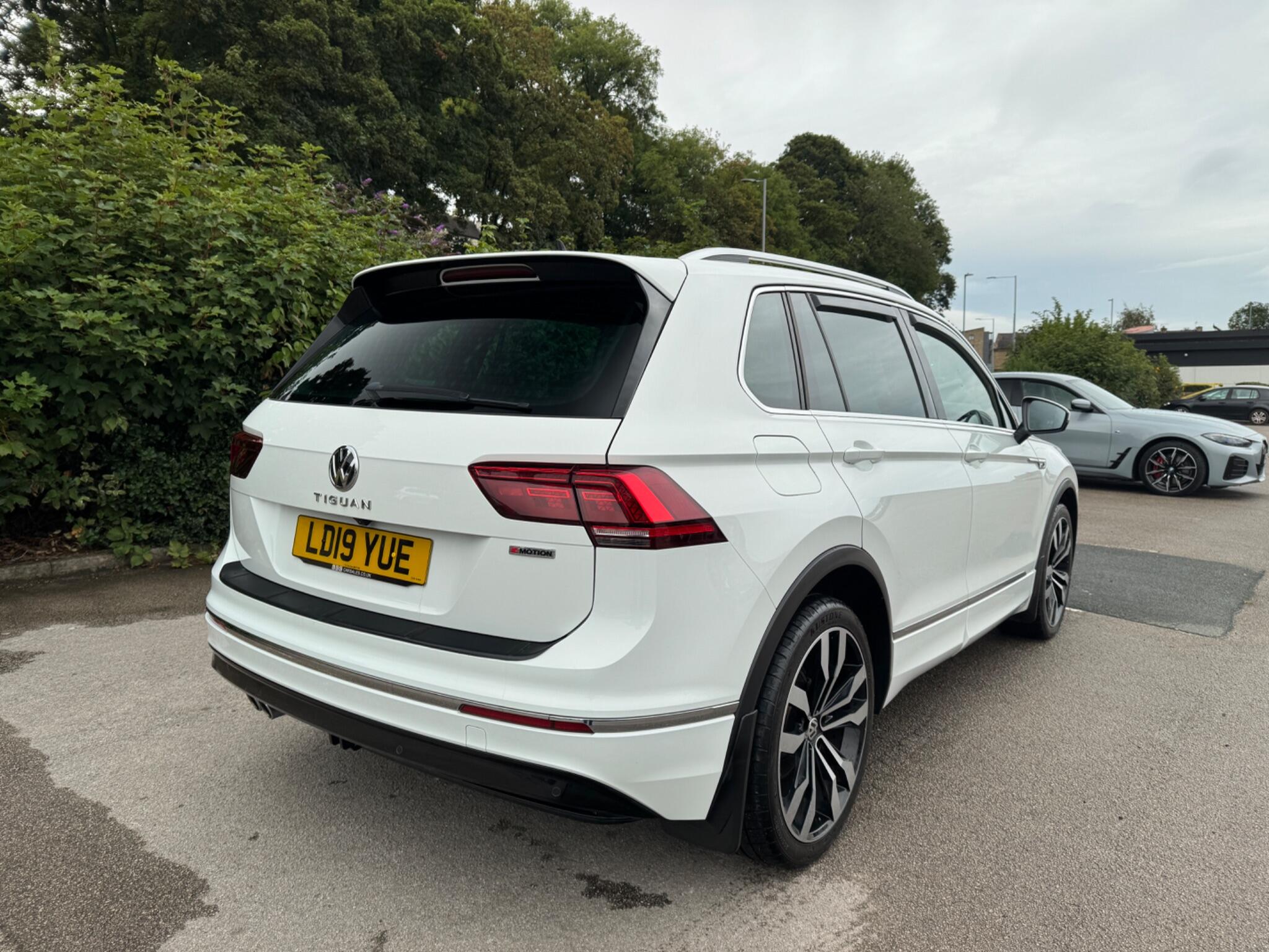 Volkswagen Tiguan view 5