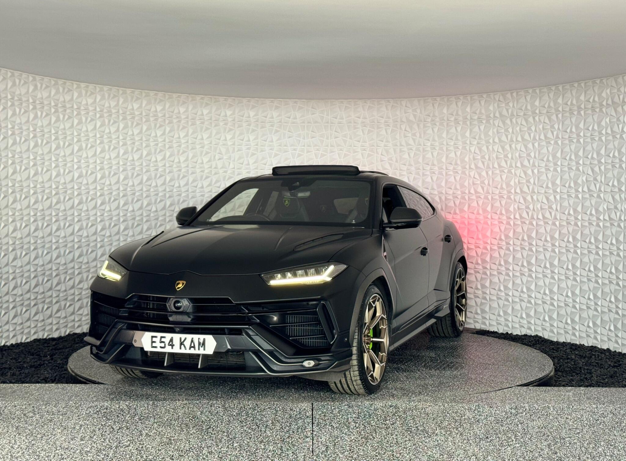Lamborghini Urus view 23
