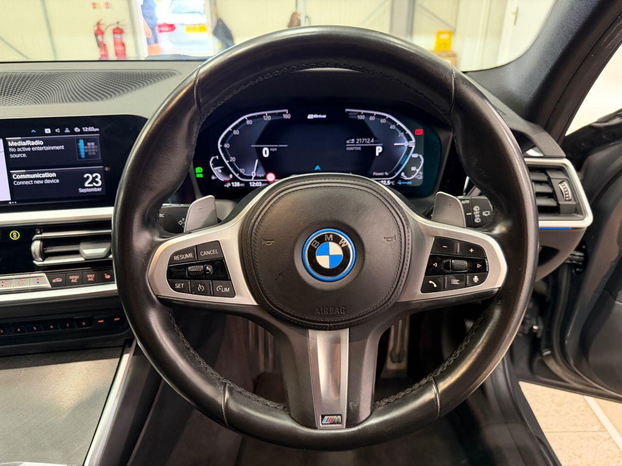 BMW 3 Series view 20