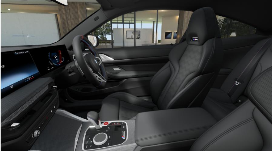 BMW M4 view 5