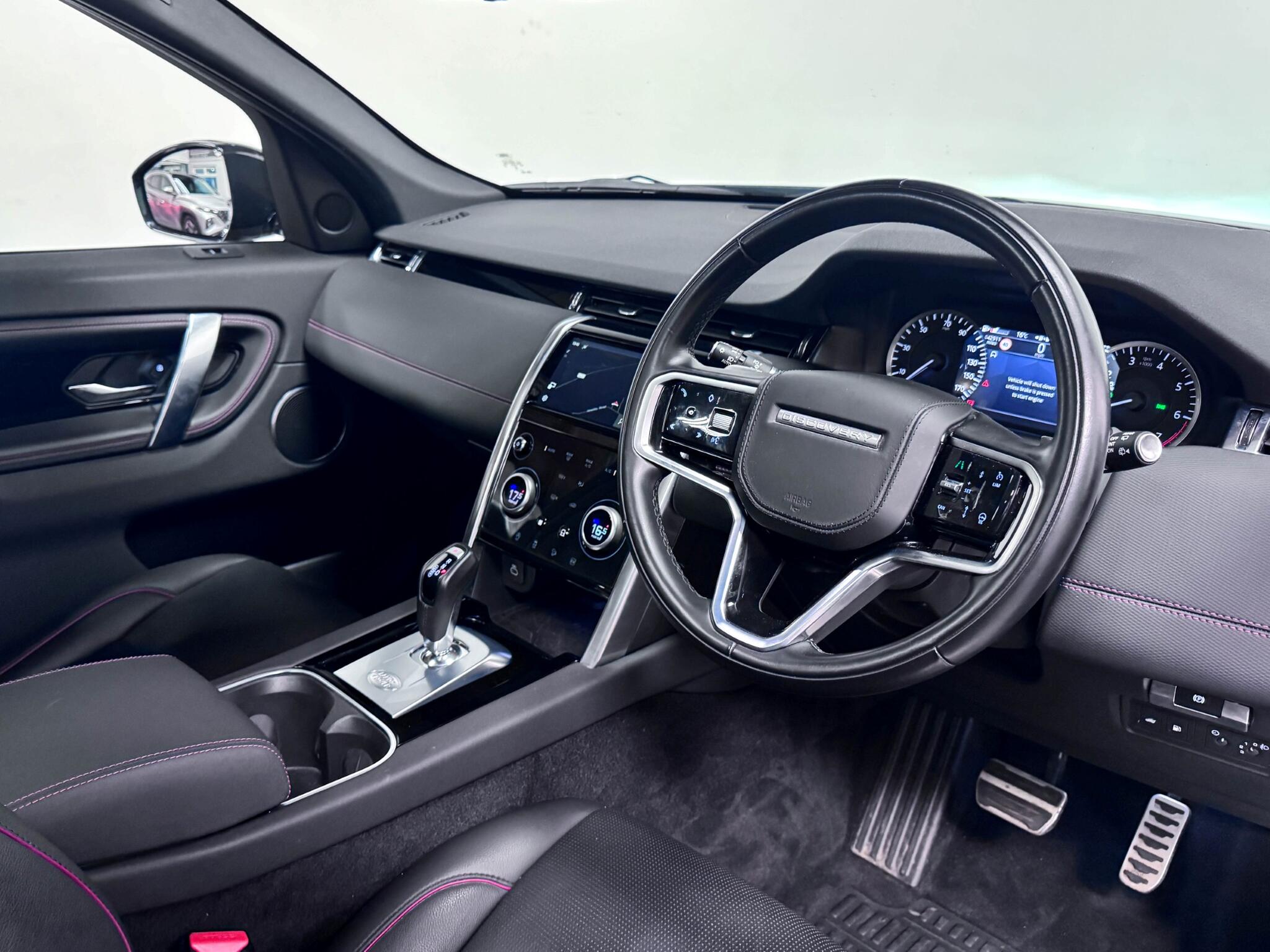 Land Rover Discovery Sport view 24