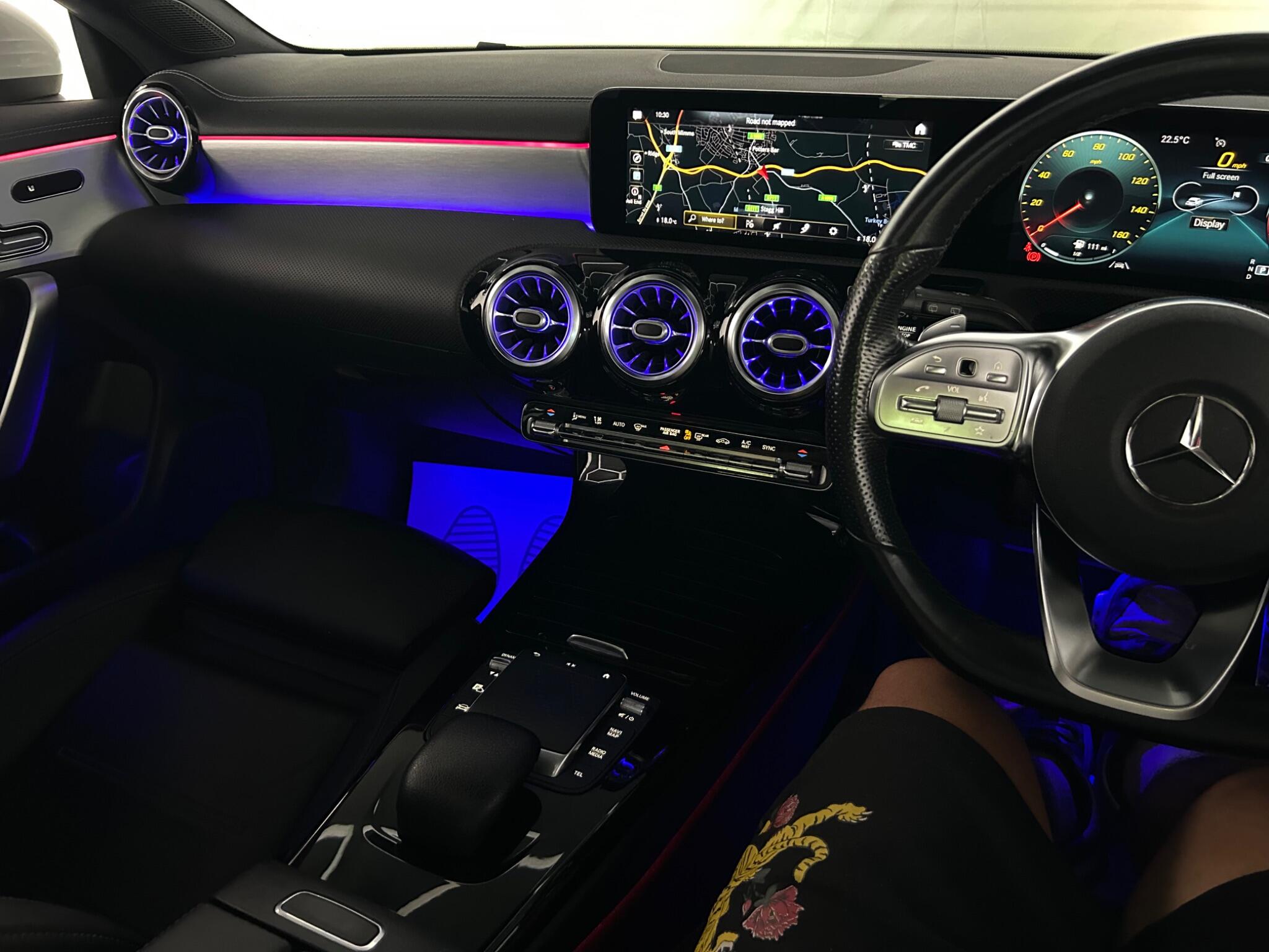 Mercedes-Benz Cla view 9