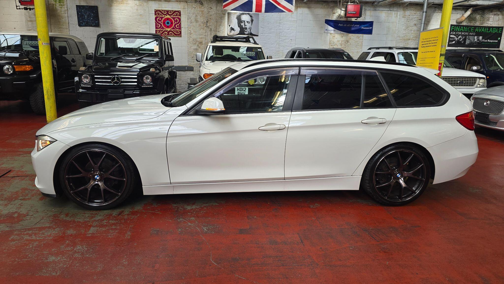 BMW 3 Series view 26