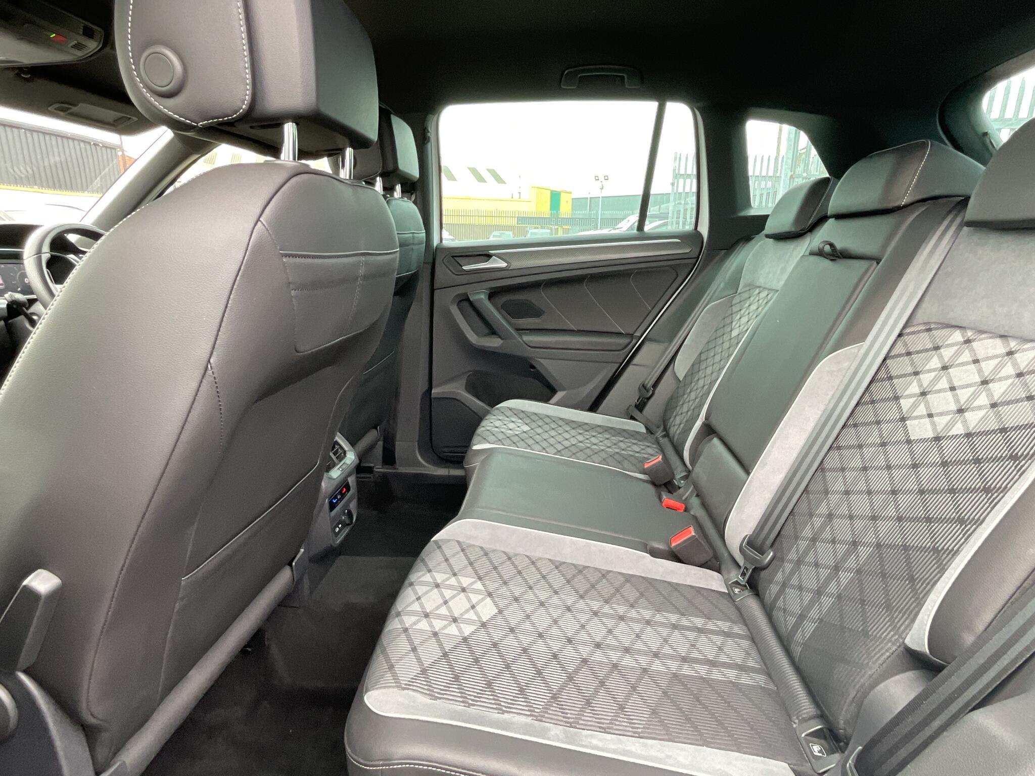Volkswagen Tiguan view 13