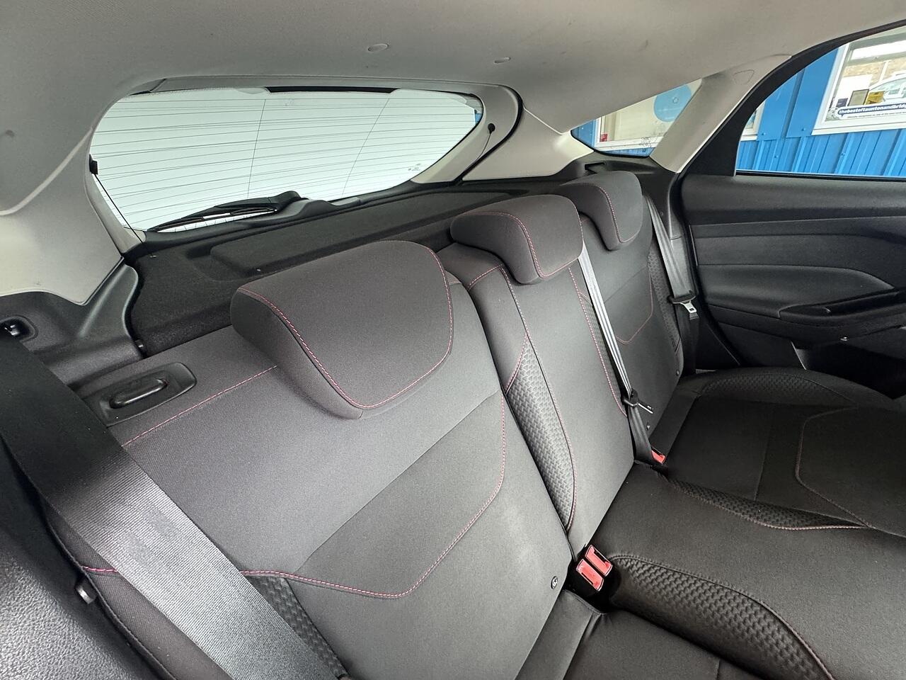 Ford Focus view 12