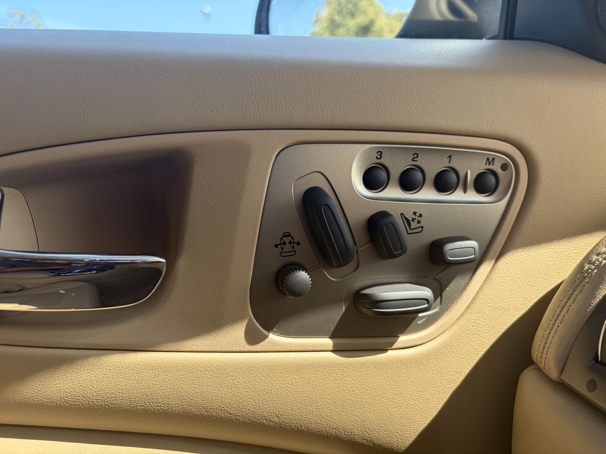 Jaguar XKR view 25
