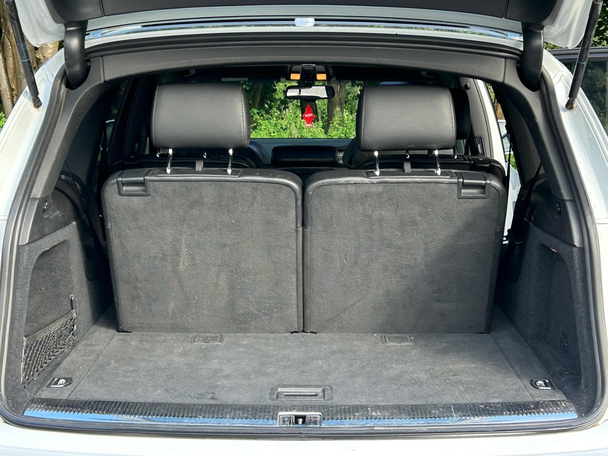 Audi Q7 view 56