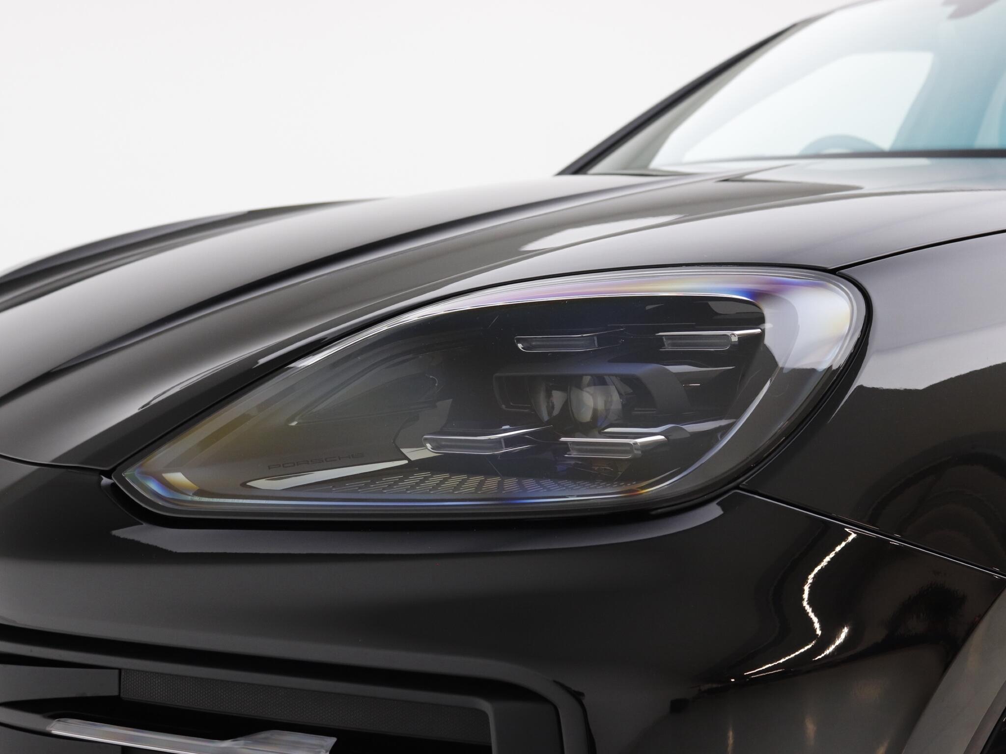 Porsche Cayenne view 7