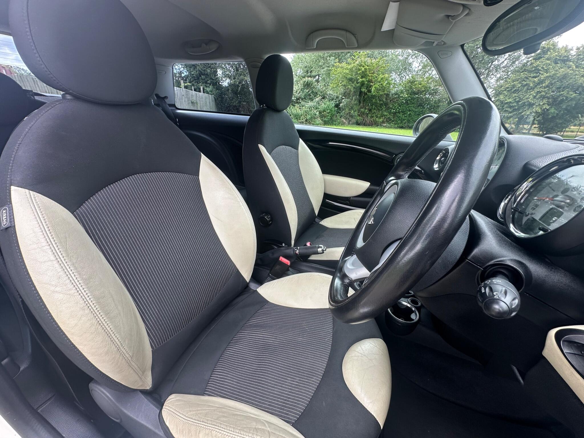 Mini Hatch view 33