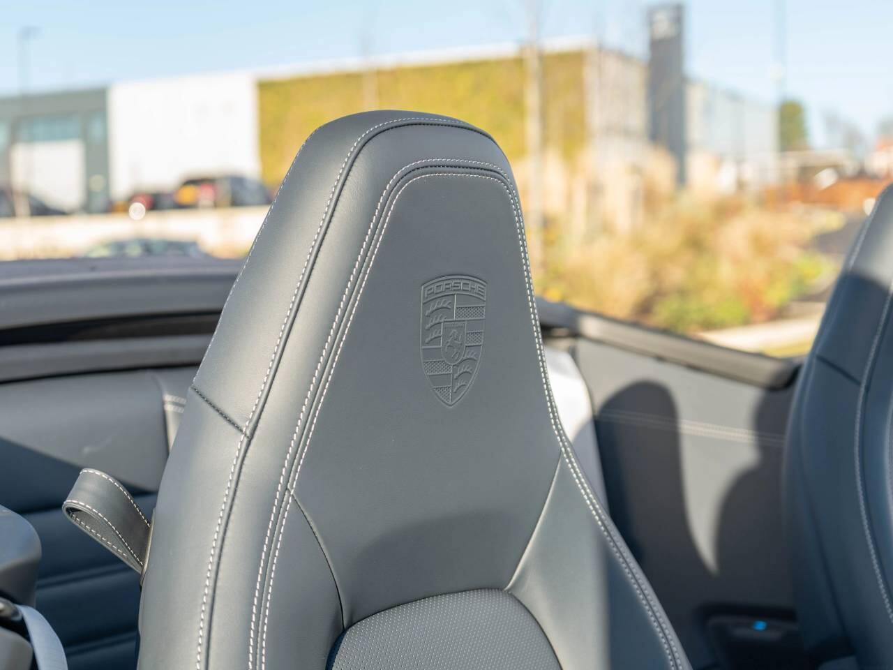 Porsche 911 view 46