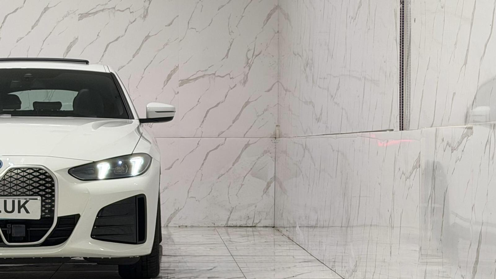 BMW I4 view 37