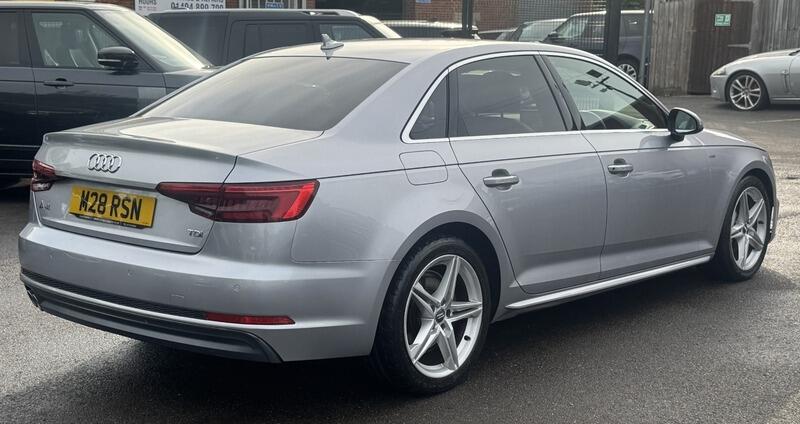 Audi A4 view 7