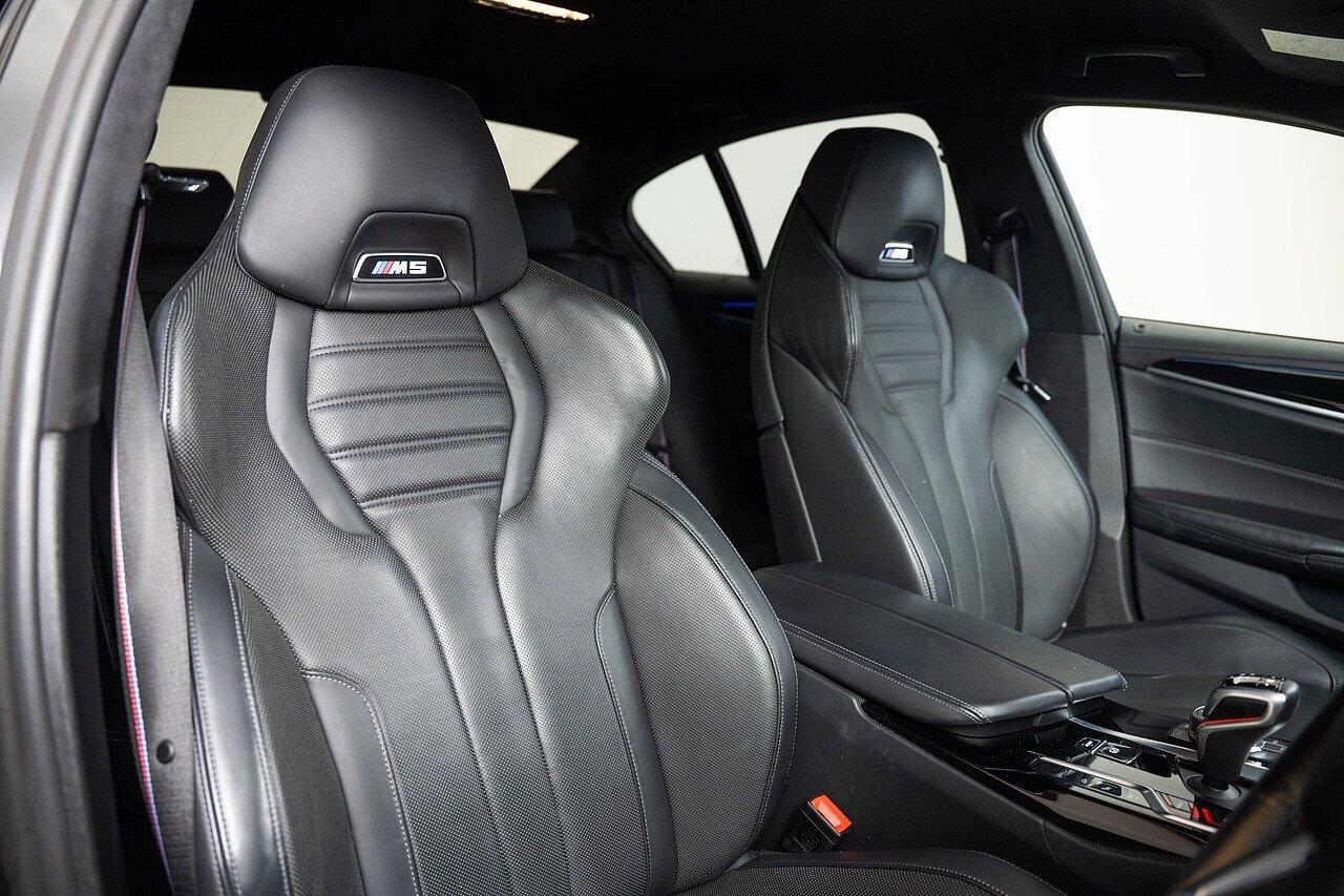 BMW M5 view 2