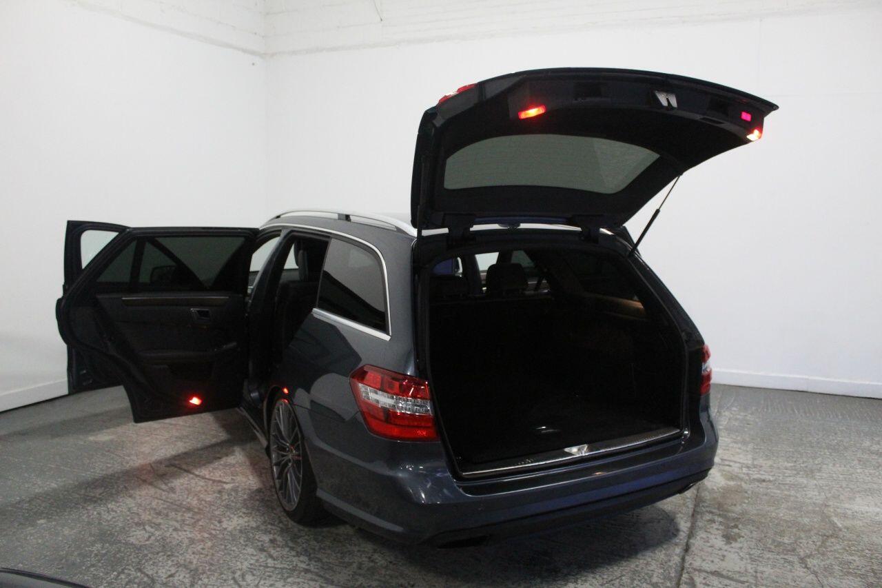 Mercedes-Benz E-Class view 21