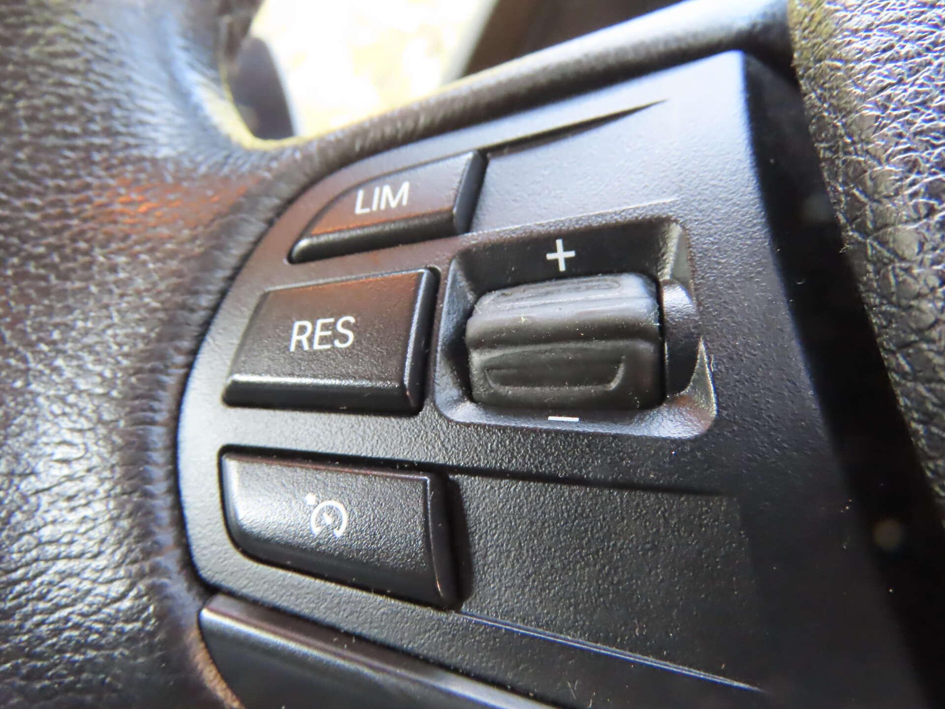 BMW 1 Series view 15