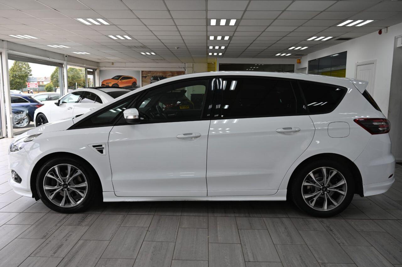 Ford S-Max view 4