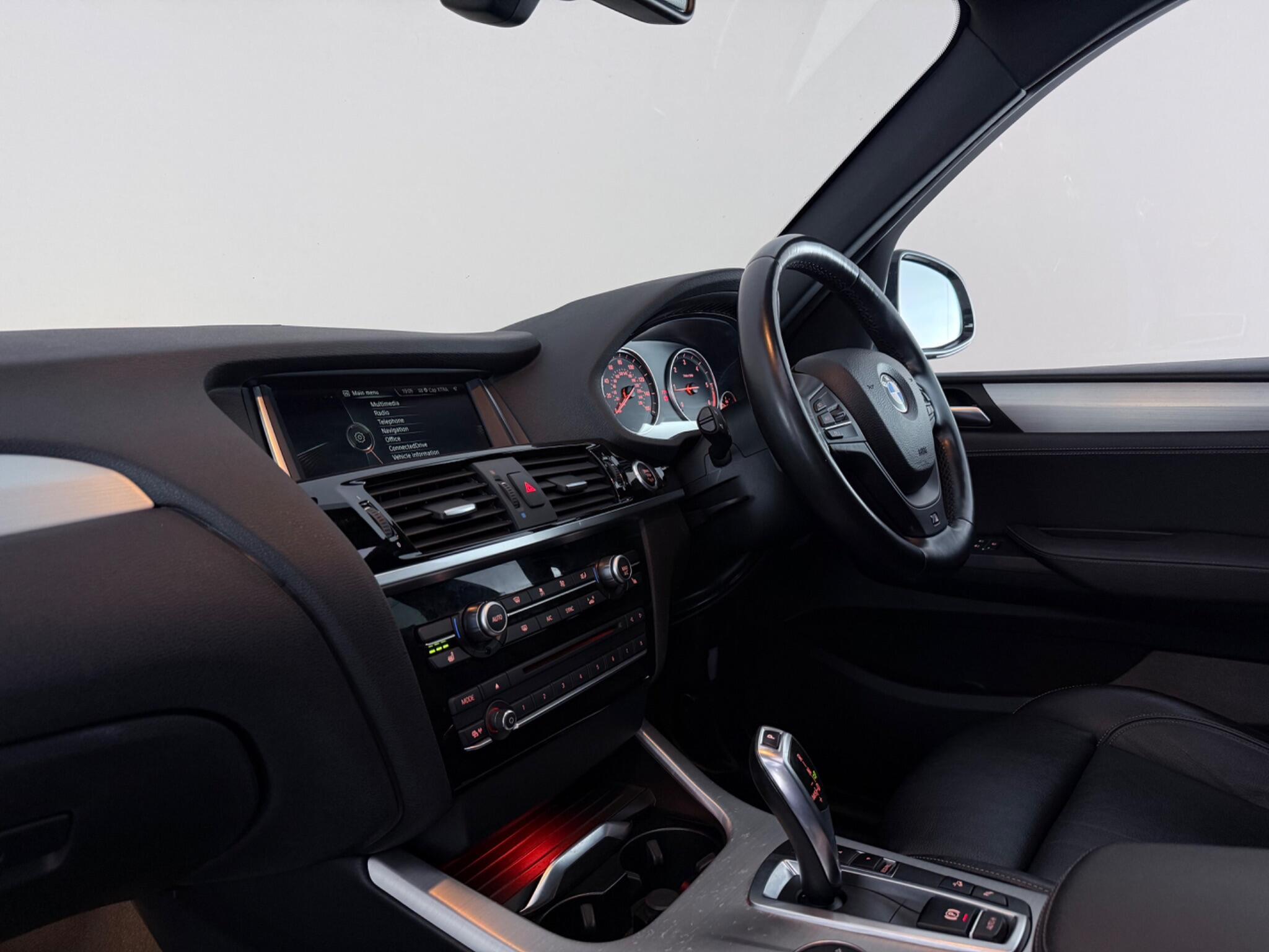 BMW X3 view 4