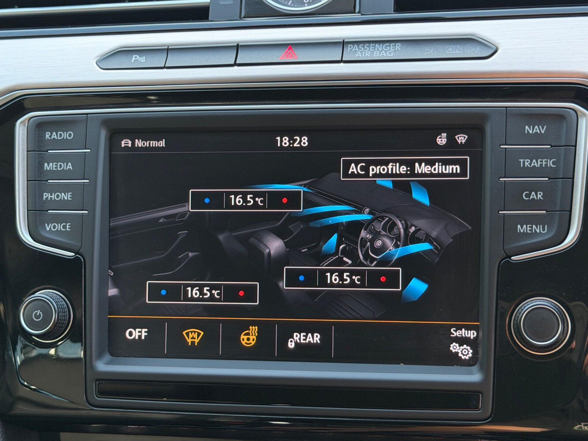 Volkswagen Passat view 36