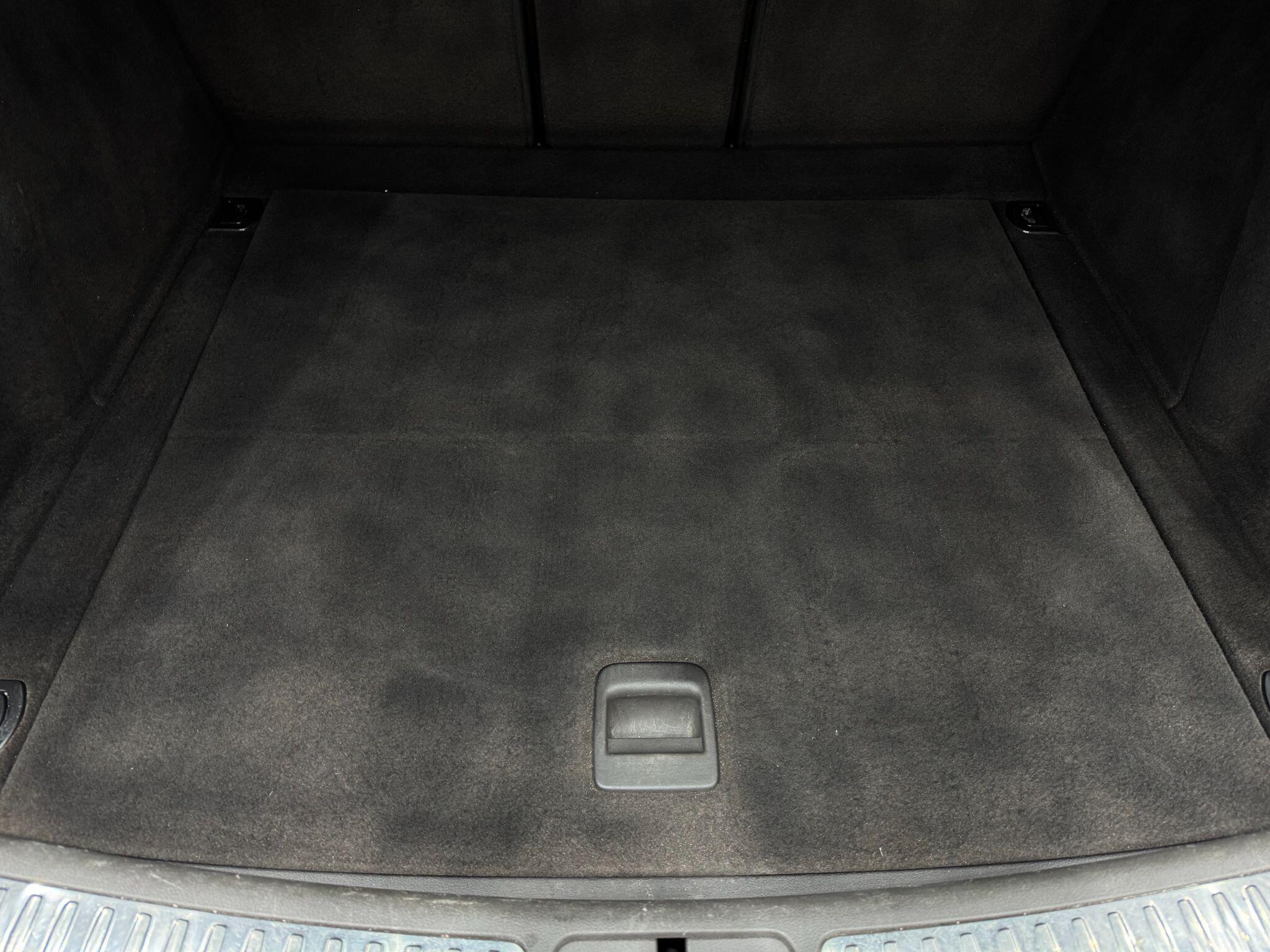 Porsche Macan view 59