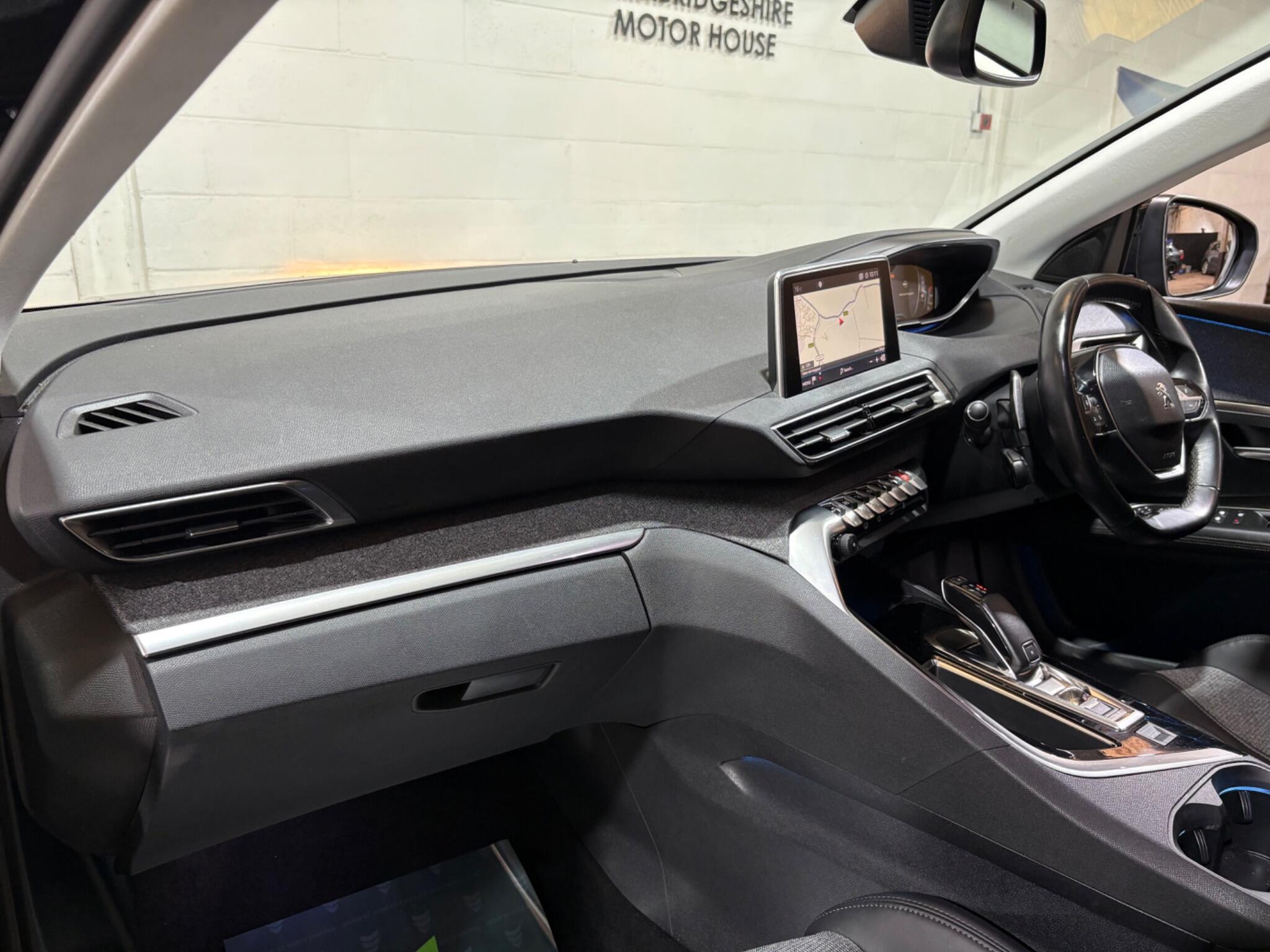 Peugeot 3008 view 18