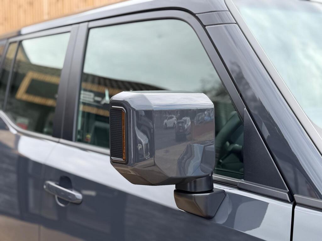 Toyota Land Cruiser view 33