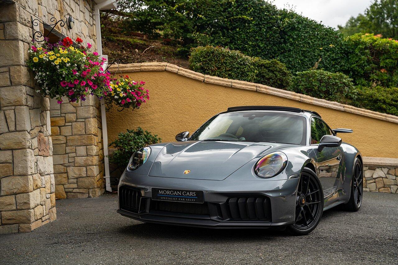 Porsche 911 view 107