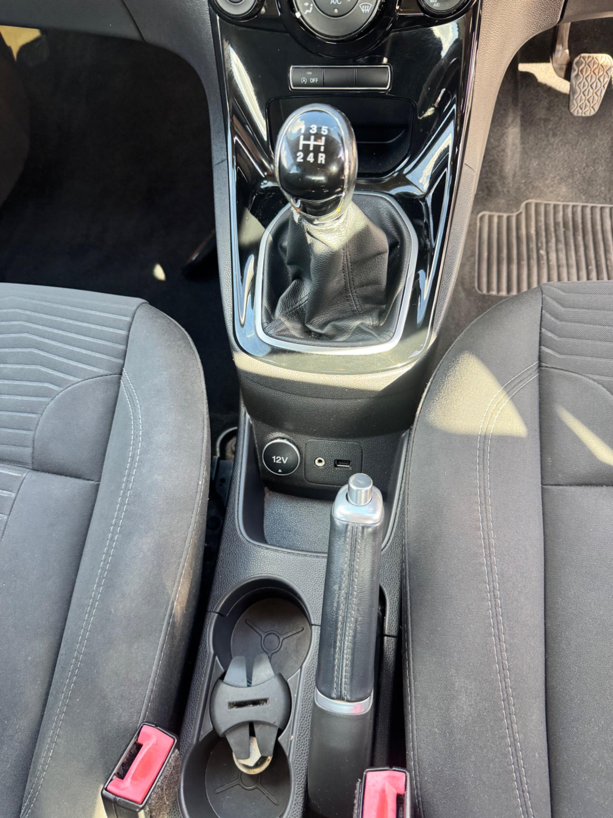 Ford Fiesta view 25