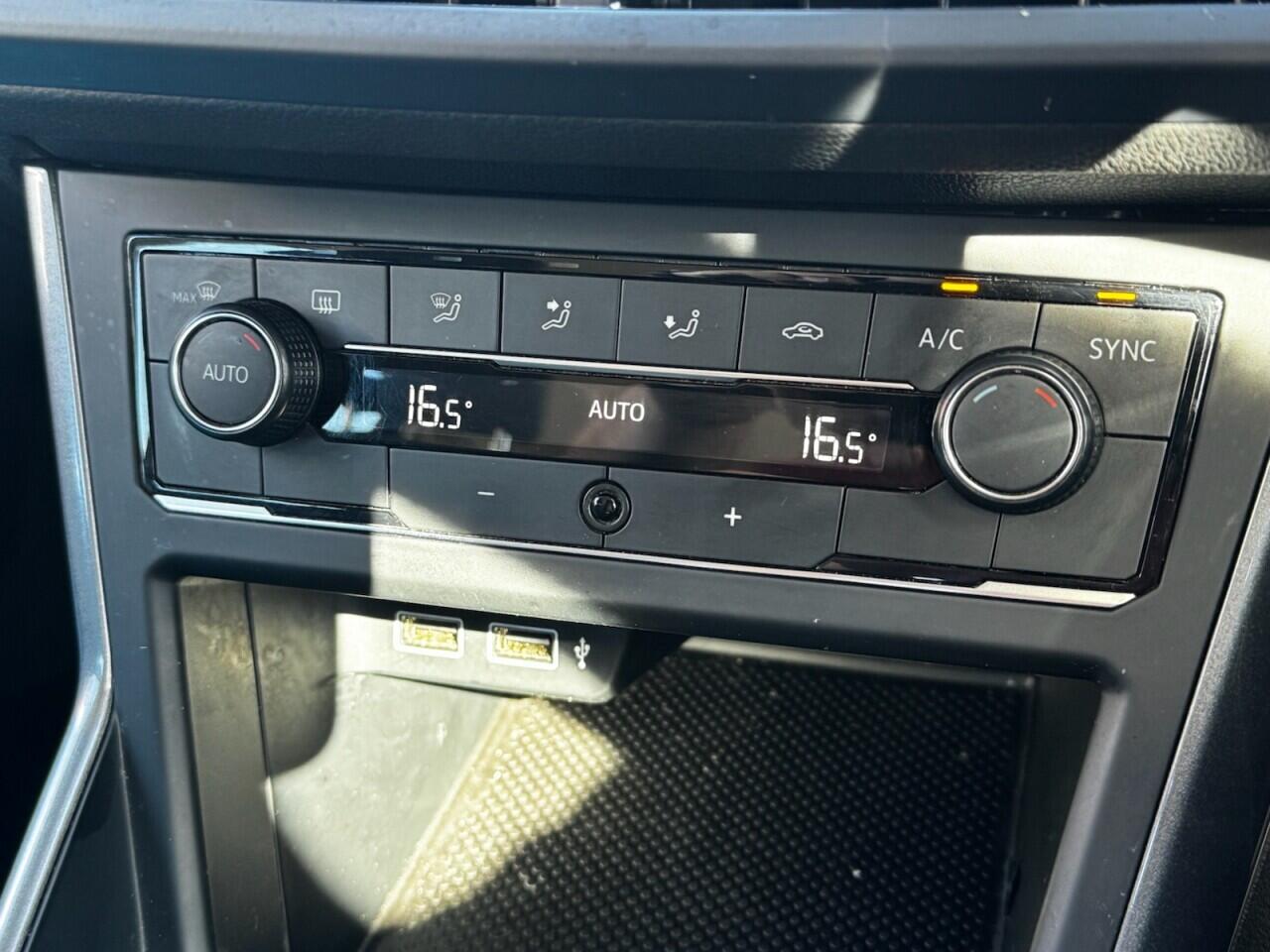 Volkswagen Polo view 42