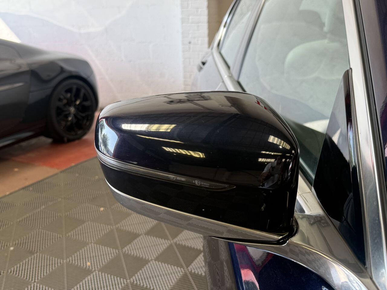 BMW 7 Series view 24