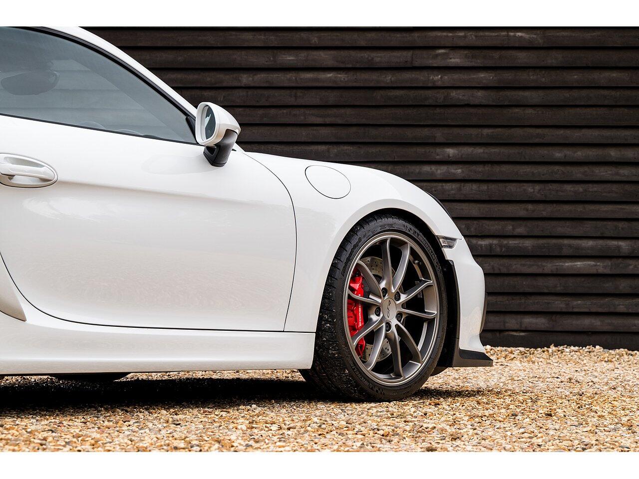 Porsche Cayman view 11