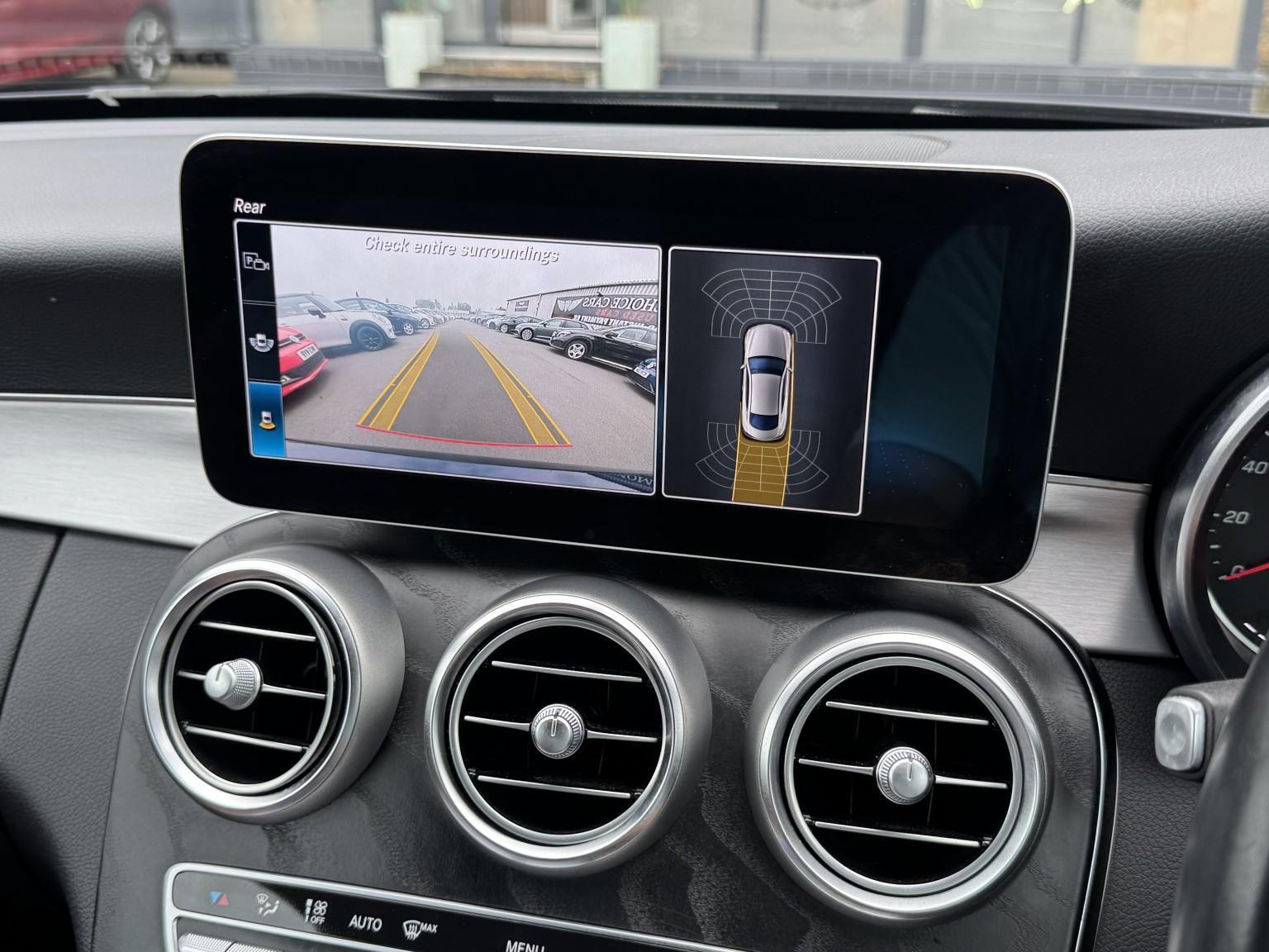 Mercedes-Benz C-Class view 34