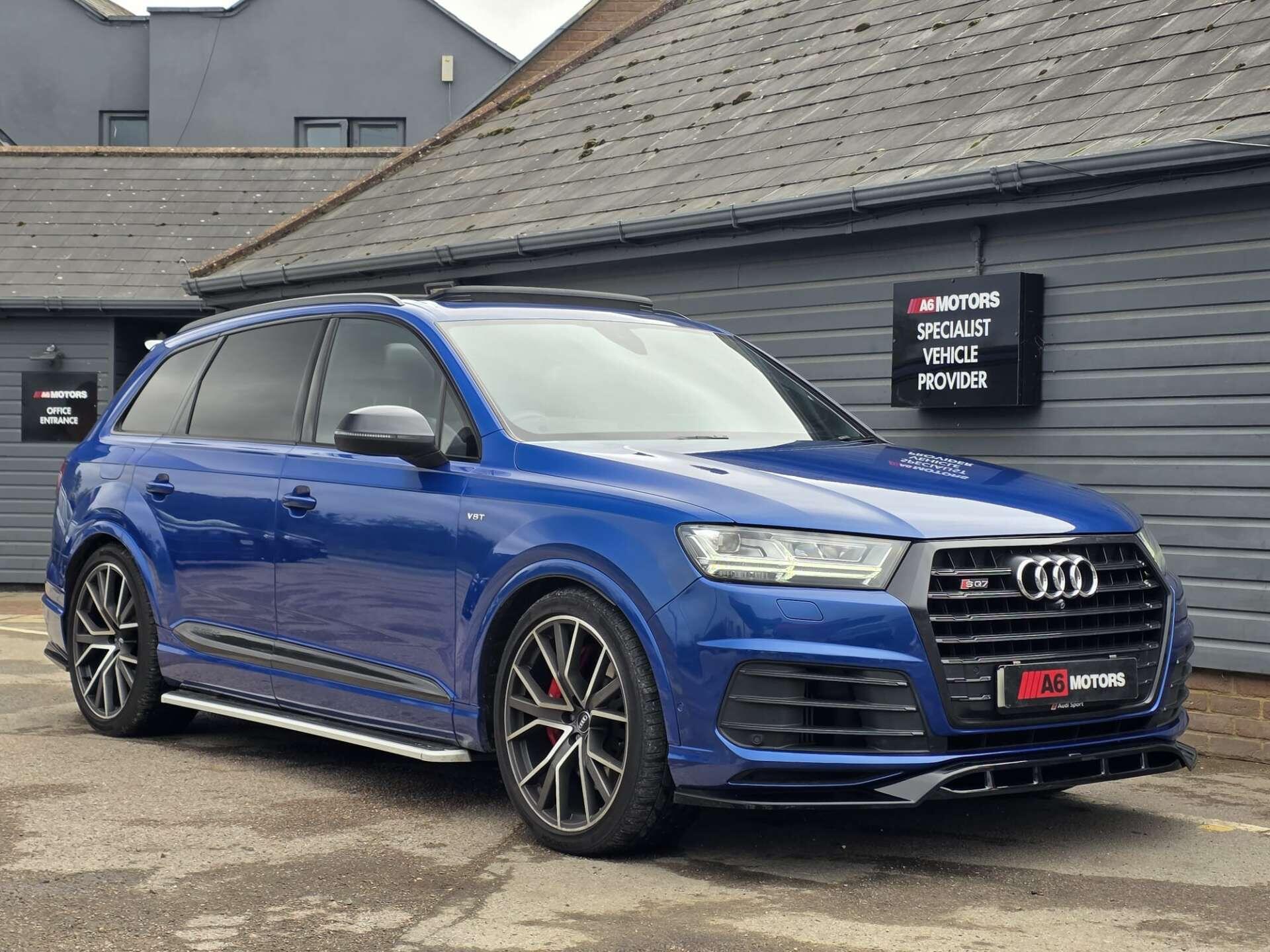 Audi SQ7 view 4