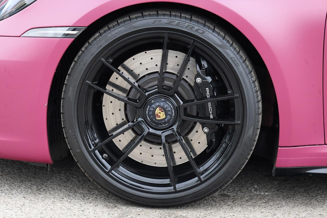 Porsche 911 view 37