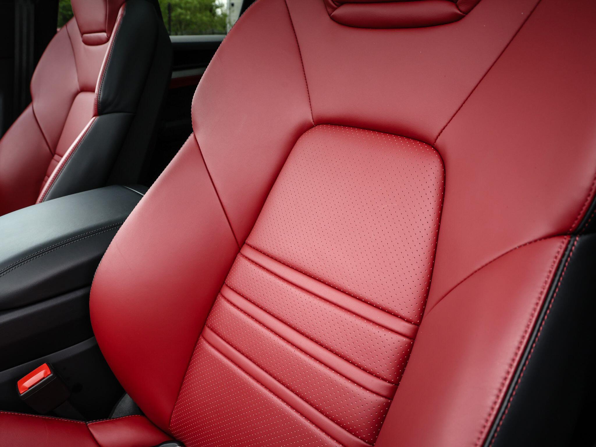 Porsche Cayenne view 45