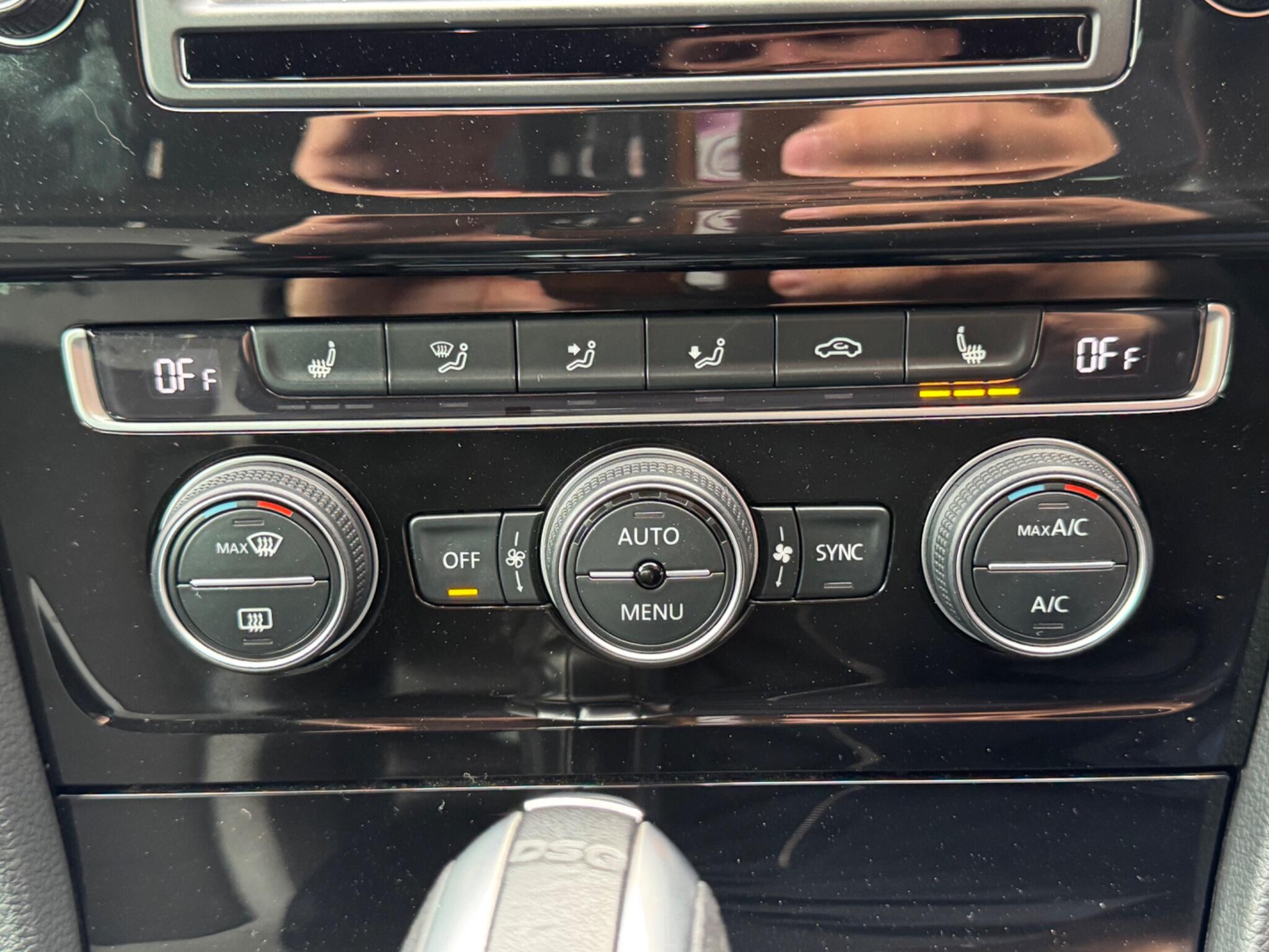 Volkswagen Golf view 25