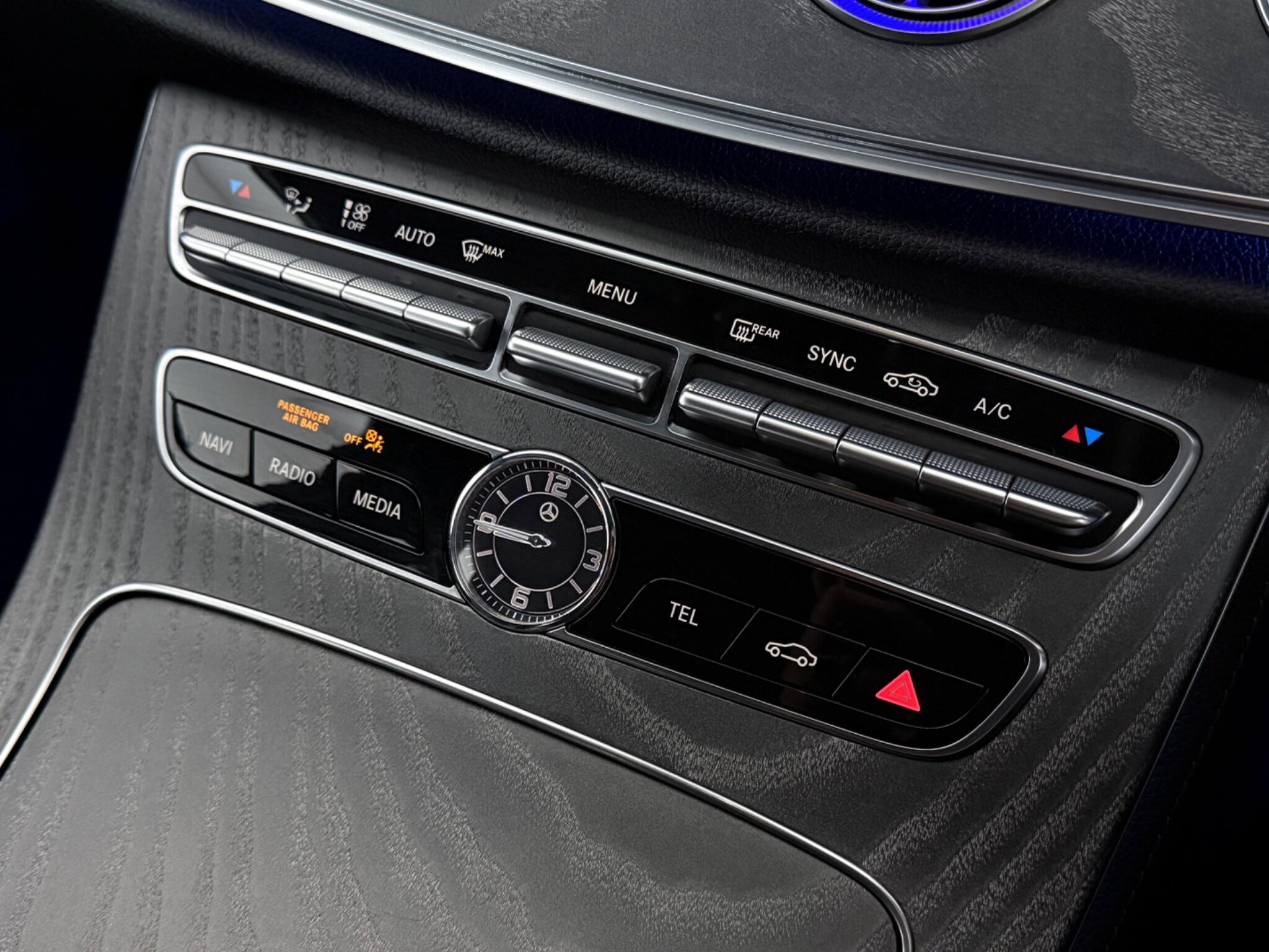 Mercedes-Benz CLS view 21