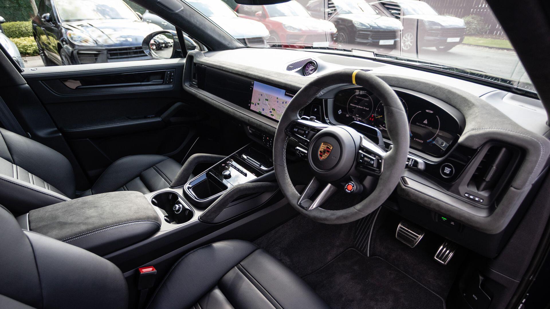 Porsche Cayenne view 10